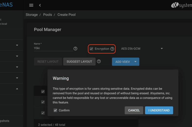 Aktivieren der Pool-Verschlüsselung auf dem TrueNAS-Kern. Haben Sie die Warnung vor möglichem Datenverlust bemerkt? Enabling_Encryption_in_TrueNAS-Core-1024x521