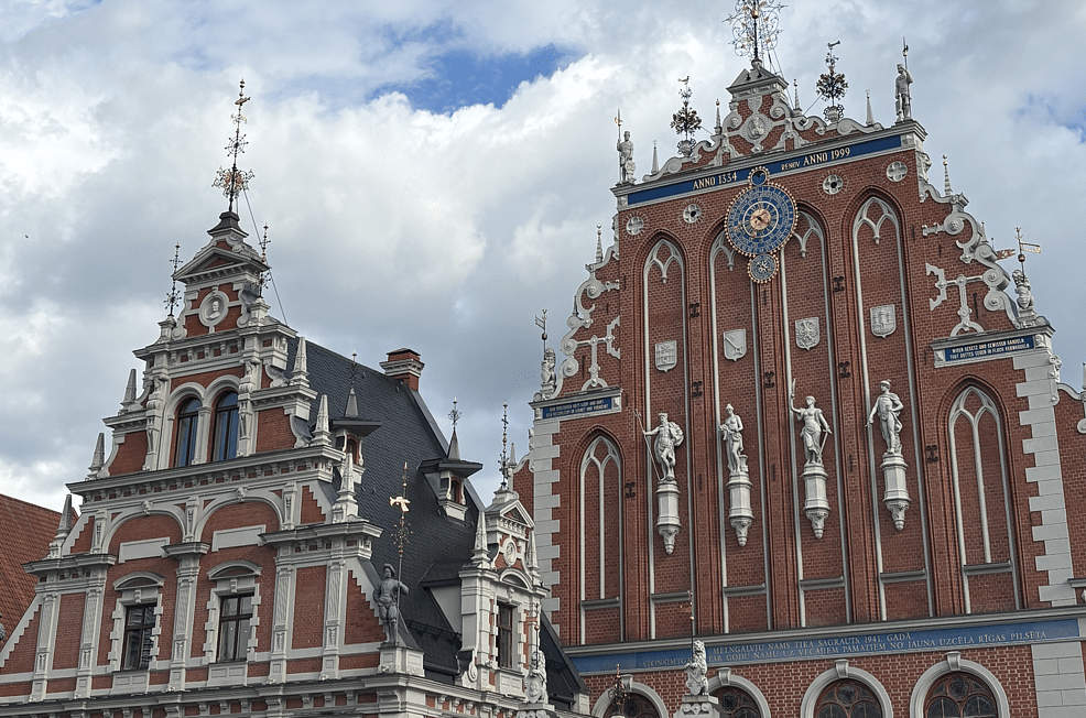 BHouse(PraktikumAS)(1)(1)