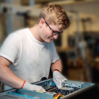 IT-Jobs in Kirchheim Teck Werden Sie Teil der Starline-Familie Damit wir unsere Marktposition weiterhin ausbauen können, suchen wir engagierte Kollegen für unser Team Jobs