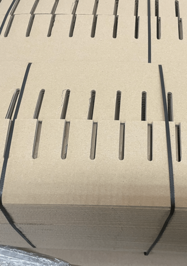 Pappe Ausschnitt 1000(1) Pappe Ausschnitt 1000(1)