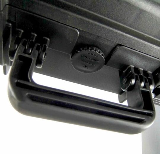 Gummierter Handgriff für hohen Tragekomfort und automatisches Druckausgleichsventil Gummierter Handgriff für hohen Tragekomfort und automatisches Druckausgleichsventil